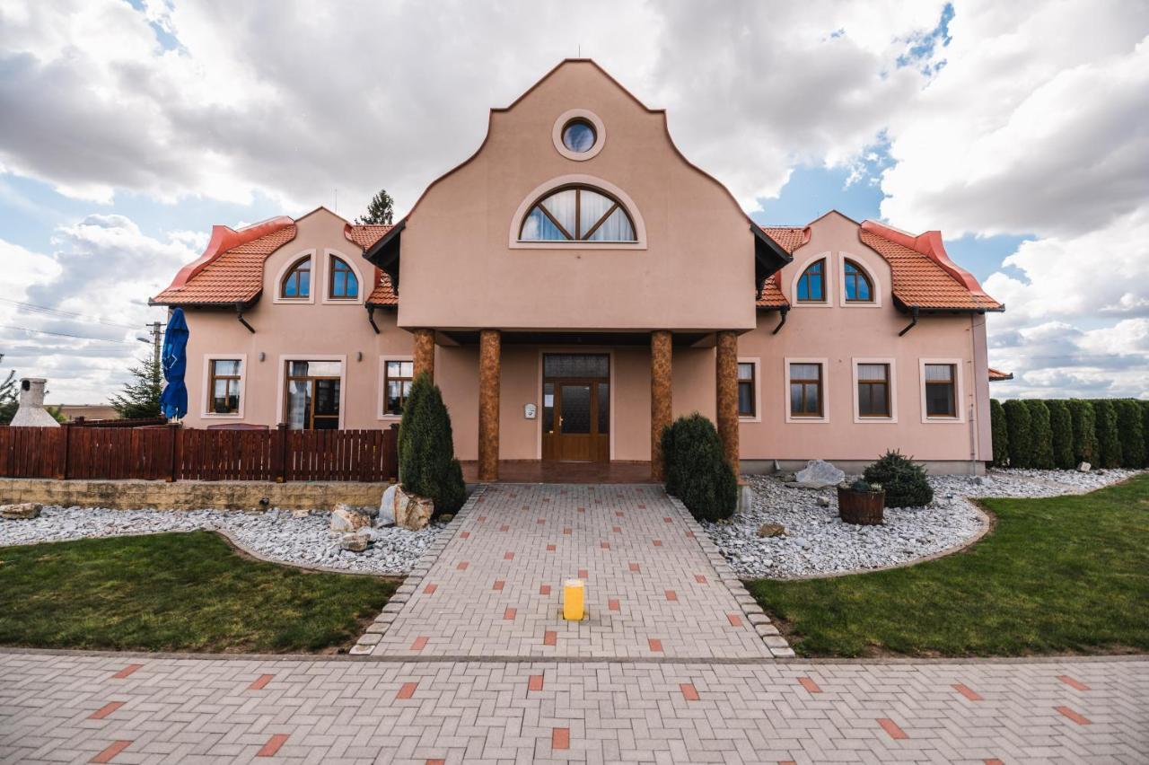 Motel Ard Sarovce Exterior photo